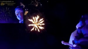 ✴ САЛЮТ ДЛЯ ДЕТЕЙ и не только. ШИКАРНЫЙ САЛЮТ ГЛАЗАМИ ДЕТЕЙ. Праздничный салют