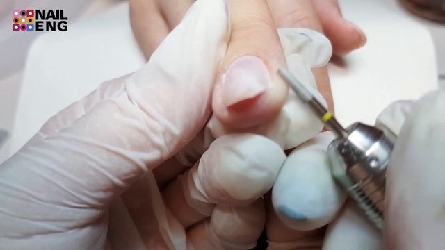 Маникюр на каждый день/ Нюдовый дизайн/ Втирка CND/ Комби маникюр смотреть онлайн