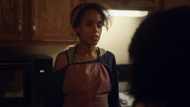 Pearl demands to use the phone to call Lexi. Mia tells Pearl Lexi isn’t her friend смотреть онлайн