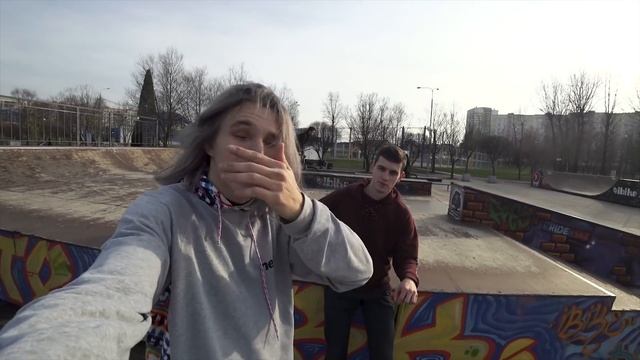 Учу новичка как делать трюки на самокате СПУСТЯ МЕСЯЦ смотреть онлайн