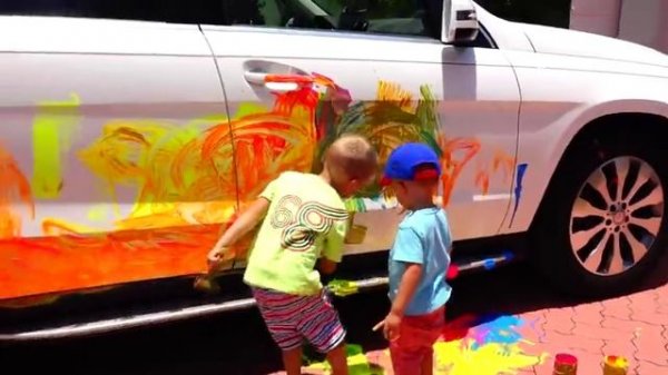 BAD BABY ДЕТИ ПОКРАСИЛИ МАШИНУ PAINTS HANDPRINT on CAR! Family Fun Bad Kids Video