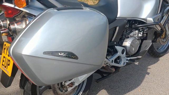 2005 HONDA XL1000 VARADERO, ABS, NOV'2021, SERVICED, LUGGAGE, CRASH BARS смотреть онлайн