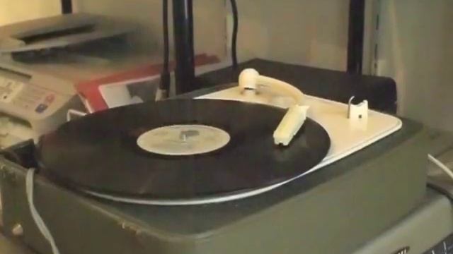Gitarren spielt auf смотреть онлайн