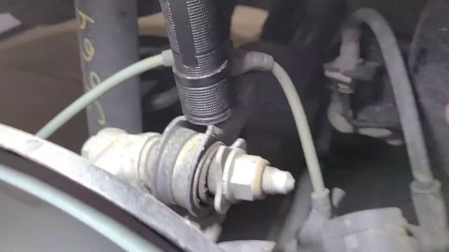 VW Tiguan, Audi Q3, Audi TT... Quick Tip On Rear Disc Brakes Replacement! #vwtiguan #audiq3 #auditt