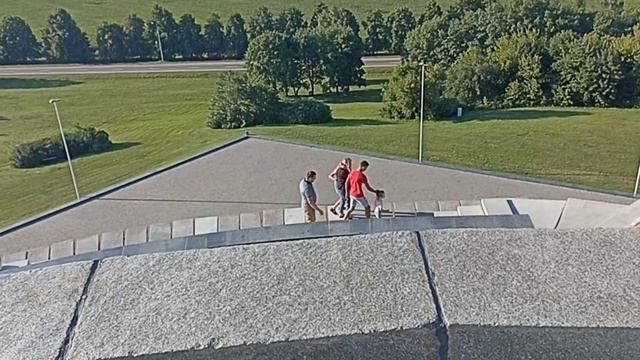 Беларусь | Курган Славы | 241 ступени пройдены | Радуга смотреть онлайн