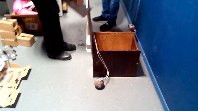 Разбитие ламп из проекторов смотреть онлайн