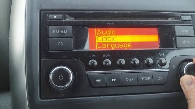 2015 Nissan Versa SV ajuste de reloj brillo en la pantalla de el odómetro y más смотреть онлайн