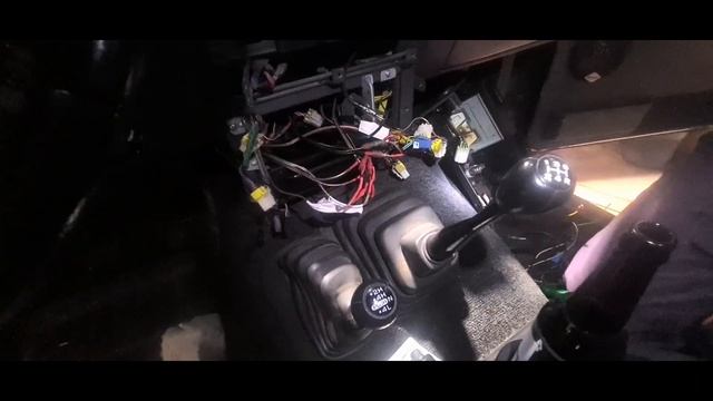 Nissan Patrol Y60 rd28t Устанавливаем камеру заднего вида Rückfahrcamara смотреть онлайн