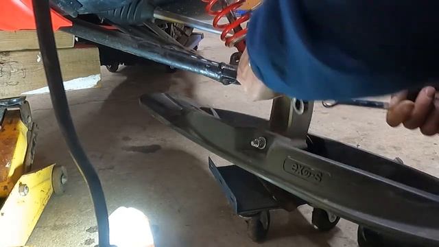 SHOCK INSTALATION, WALKER EVANS SHOCKS IN A 2009 POLARIS SWITCHBACK 600 смотреть онлайн