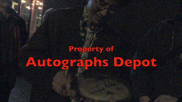Original Soundgarden Hiro Yamamoto signing autographs in Seattle смотреть онлайн