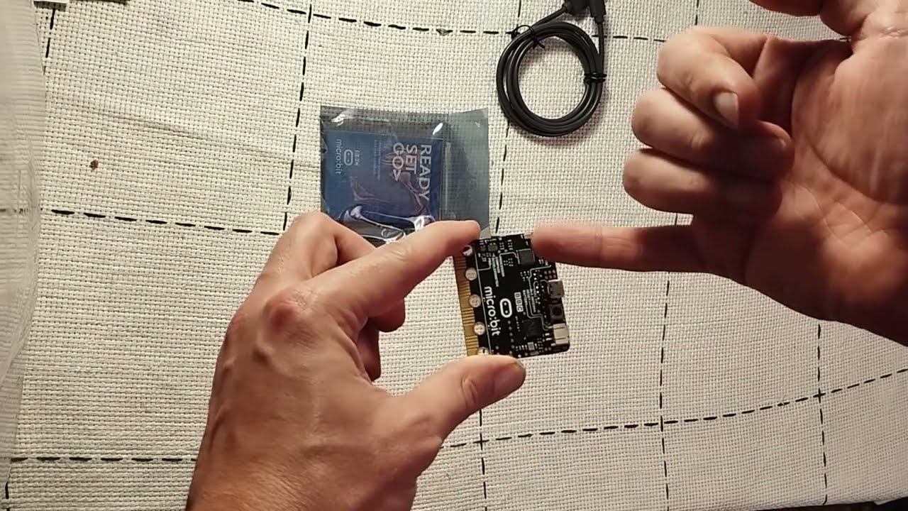 Обзор платы BBC micro:bit, первая программа (hello world) для платы BBC micro:bit смотреть онлайн