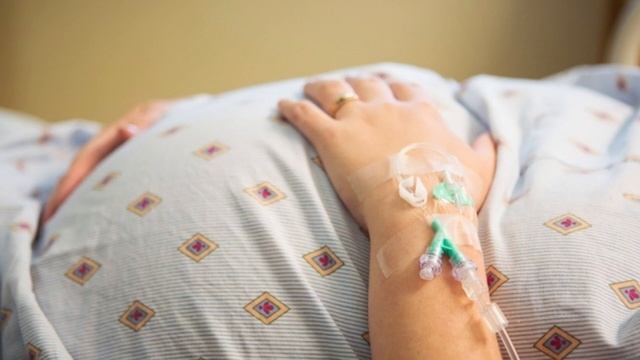 Они встречались с одним и тем же мужчиной! Оказалось - мать и дочь... смотреть онлайн