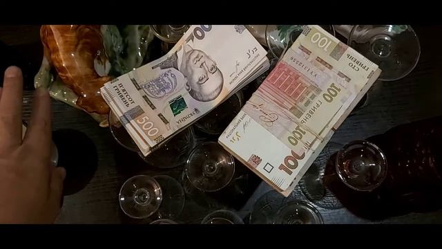 Статуэтка собака. Колонки смотреть онлайн