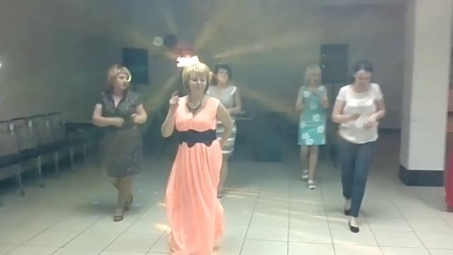 Неожиданный подарок родителей на выпускной детям. смотреть онлайн