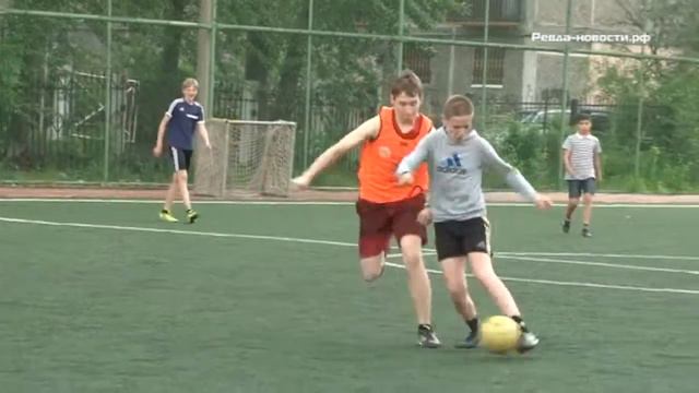 Спортивные федерации Ревды сыграли в футбол смотреть онлайн