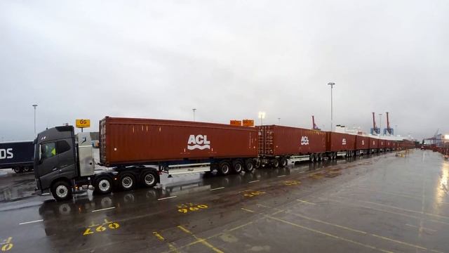 Volvo Trucks Chile - VT vs 750Tonnes Timelapse смотреть онлайн