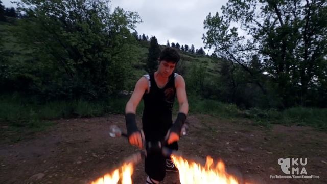 This Guy’s Contact Sword Skills Are Crazy Impressive! смотреть онлайн