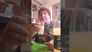 На обзор напиток безалкогольный сильногазированный из магазина покупочка