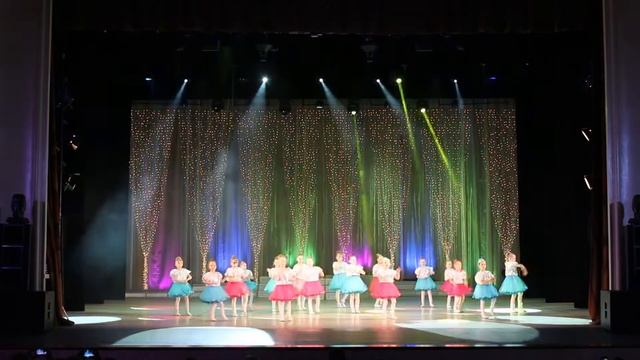 "Лялечка танцует" смотреть онлайн