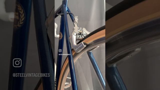 The Shimano 600 AX brakes were designed to be as aerodynamic as possible. смотреть онлайн