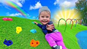 МАРК РАЗВЛЕКАЕТСЯ НА НОВОЙ ДЕТСКОЙ ПЛОЩАДКЕ