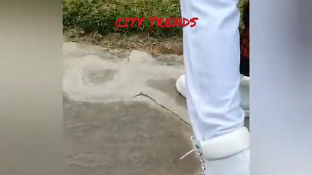 CRAZY ERIC OMONDI PERFORMANCE AT BARONS SPORTS CLUB DUNDA FESTIVAL AT NAIVASHA #EricOmondi #Festiva смотреть онлайн