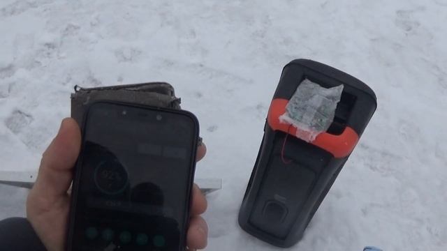 Зарядится ли мощный смартфон до 100% в снегопад от солнечных батарей 50W+30W? смотреть онлайн