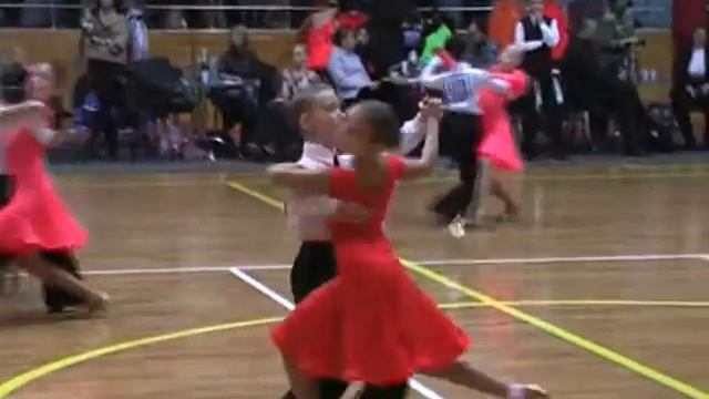 Морозов Ярослав - Тяглова Дарина, медленный вальс.wmv смотреть онлайн