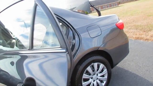 2013 Toyota Corolla S 5-Speed MT смотреть онлайн