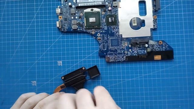 Как разобрать ноутбук lenovo b570e смотреть онлайн