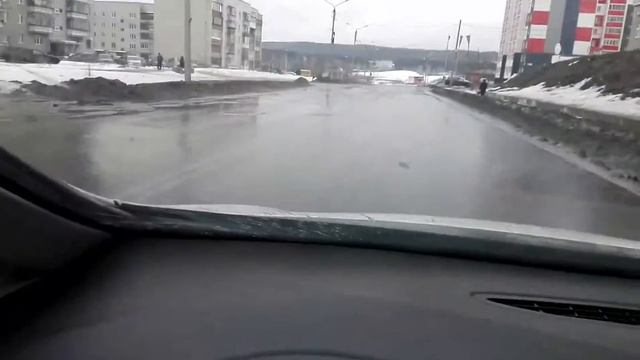 Миасс поплыл после первых плюсовых температур смотреть онлайн