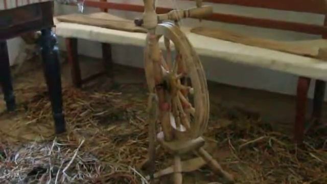 Древняя украинская хата, где то под Киевом смотреть онлайн