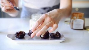 Королевские финики с ореховой пастой (урбечем)