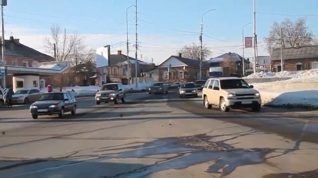 Сотрудники ГИБДД поздравили водителей с Днем защитника Отечества смотреть онлайн