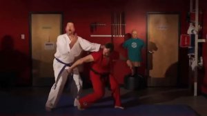 100 способов ударить по яйцам HD