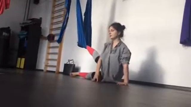 Йога в гамаках airyoga c Ирой Сидневой. смотреть онлайн