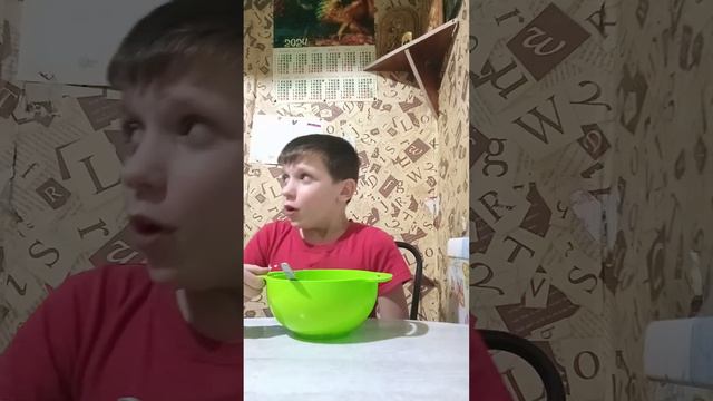 выел 2 литра воды ложкой и мне стало плохо смотреть онлайн