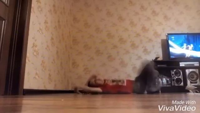 Шок!! Сделала кувырок! И села на шпагат