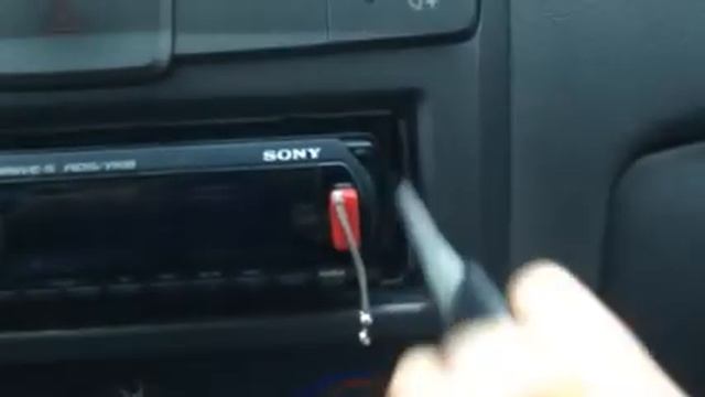 Быстро и легко снять магнитолу из автомобиля. смотреть онлайн