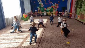 Танец мальчиков для мам (8 Марта, средняя группа) 2021