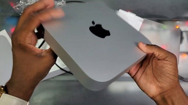 M1 Mac Mini | Unboxing and First Look (Windows User Unboxes His First Mac!) смотреть онлайн