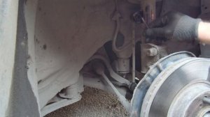 Замена стоек стабилизатора (яиц) на Toyota Avensis