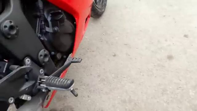 До отсечки Обзор мотоциклов Honda CBR250R и Kawasaki Ninja 250R   YouTube