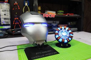 Реактор Старка и маска Железного человека на 3D принтере