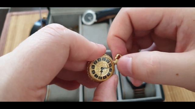What Watch to Buy Your Wife or Girlfriend? Doesn't have to be Rolex смотреть онлайн