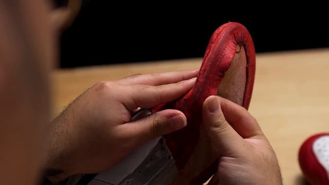 Restoration - How To Repair 25 Year Old Jordans смотреть онлайн