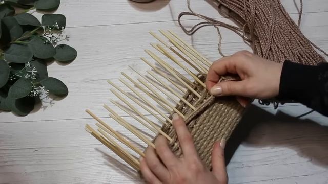 ♻НЕВЕРОЯТНАЯ КРАСОТА? НЕ ВЫБРАСЫВАЙ КАРТОННЫЕ КОРОБКИ В МУСОР!?✂КОРЗИНА-ОРГАНАЙЗЕР СВОИМИ РУКАМИ.��� смотреть онлайн