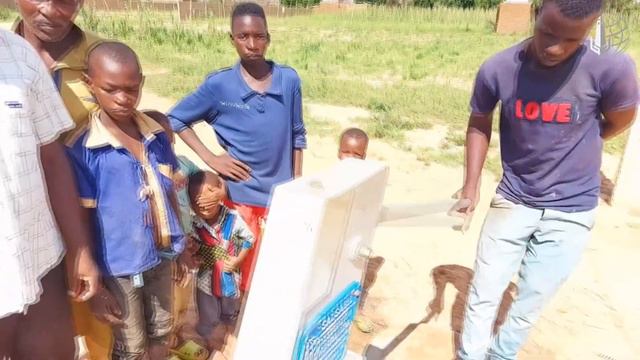 Puits №: 2449 (Niger) / Колодец №: 2449 (Нигер) смотреть онлайн