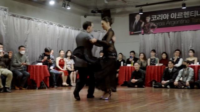 [ Tango ] 2023.02.04 Jonathan Spitel & Betsabet Flores - Show.No.3 смотреть онлайн