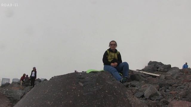 Приэльбрусье летом. Блистательный провал при подъеме на Эльбрус. смотреть онлайн